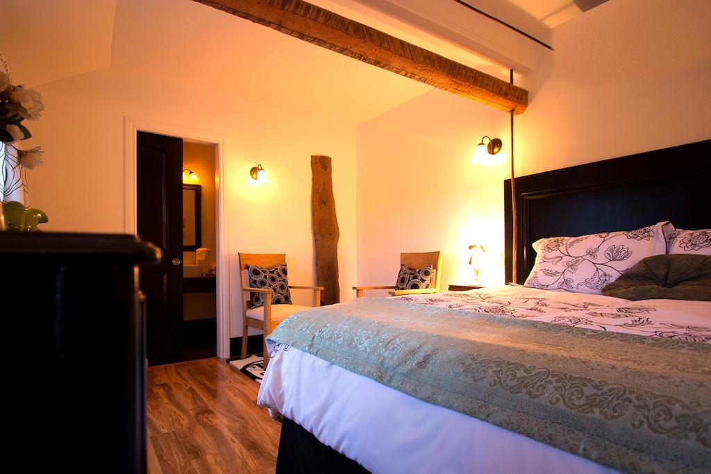 Les Ancetres Auberge & Restaurant St-Pierre-de-l'Île-d'Orléans الغرفة الصورة